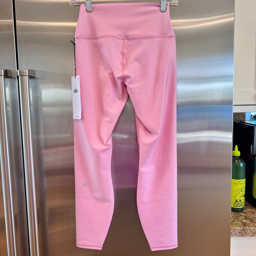 NWT Alo 7/8 Airlift High Waist Legging in Sweet Pink , Brand New Yoga Pants